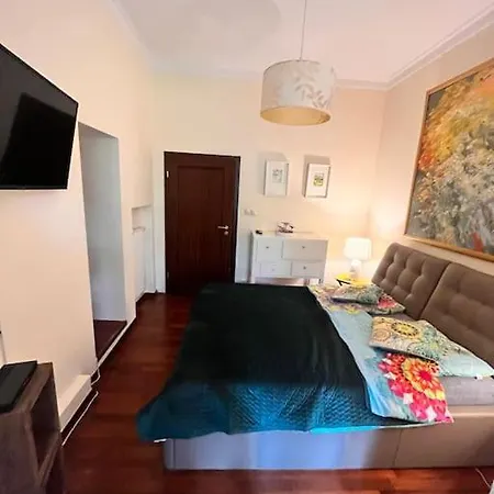 Apartment 100 Metrowy Apartament Kolo Opery Lesnej *